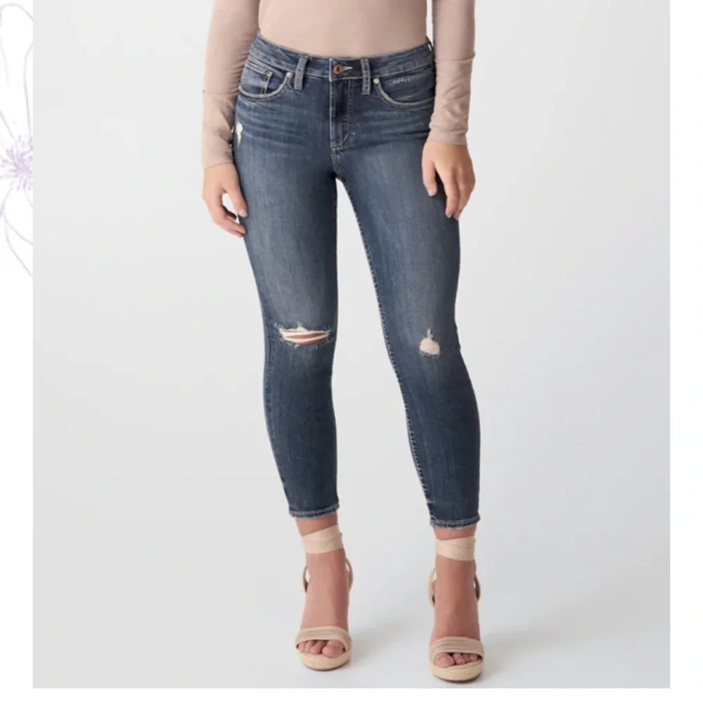 Silver Jeans Co. Avery Skinny Crop Jeans - Picture 3 of 15